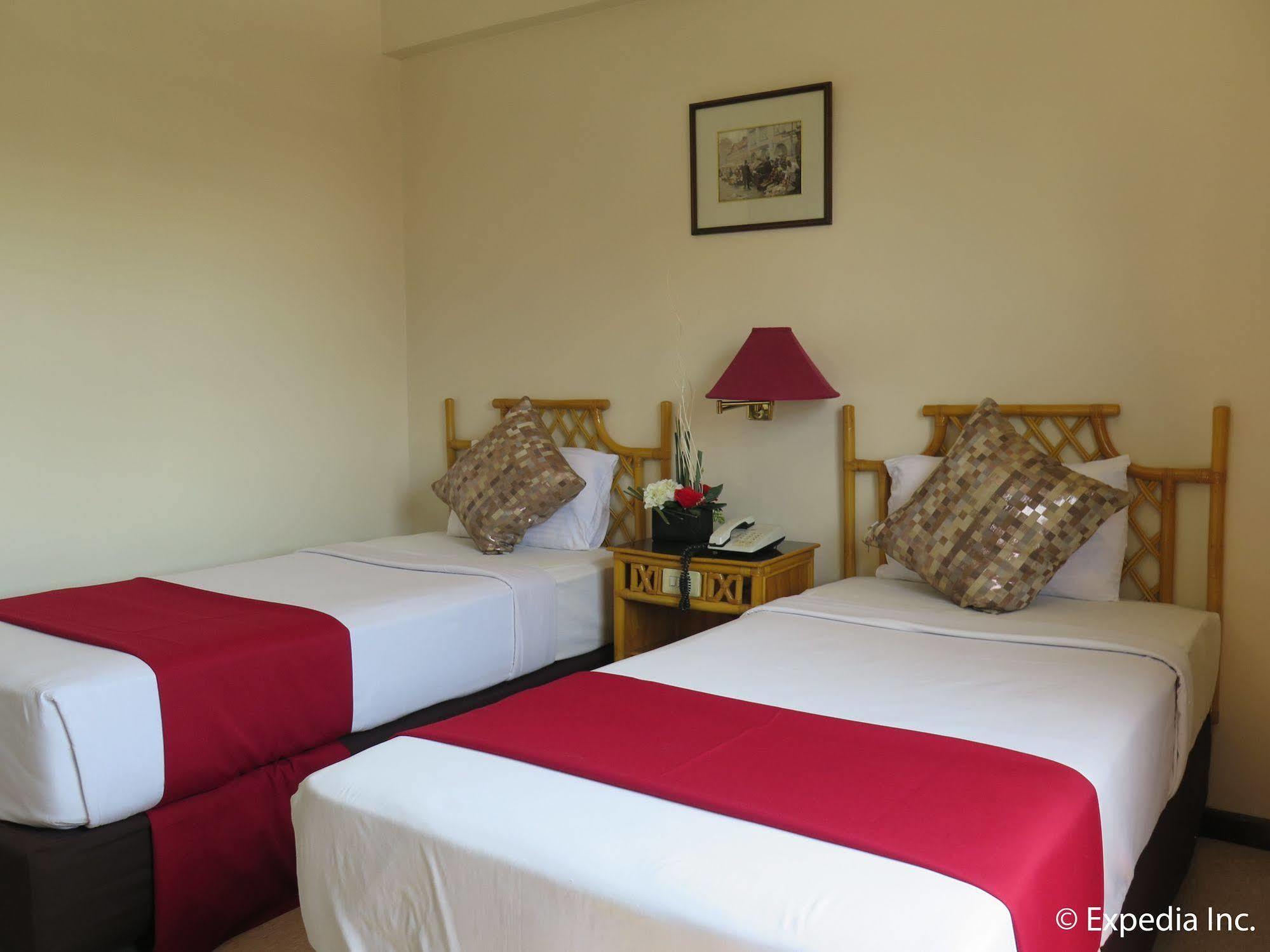 Oyo 414 Humberto'S Hotel Davao City المظهر الخارجي الصورة